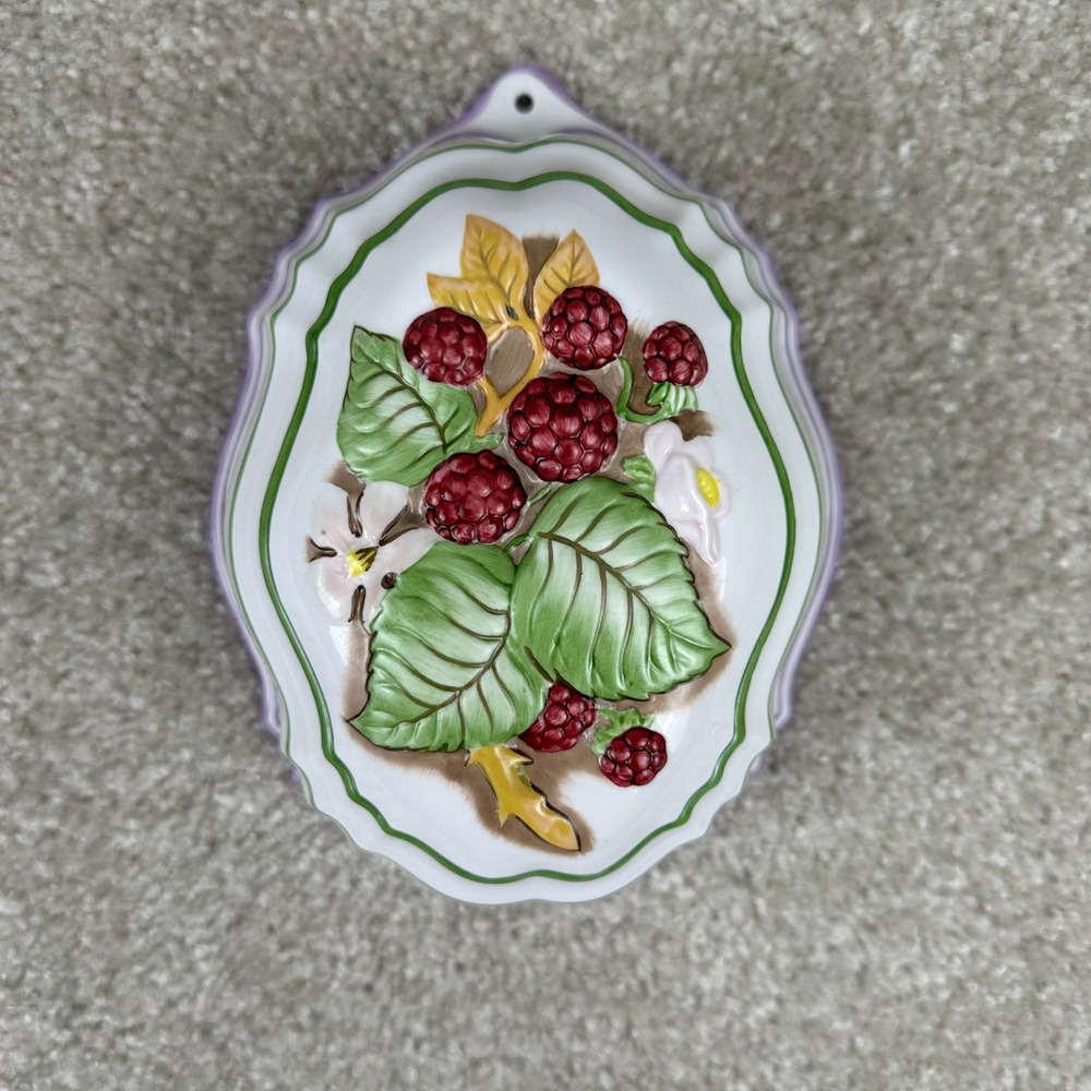Le Cordon Bleu Franklin Mint Raspberry Ceramic Wall Mold French Country Decor
